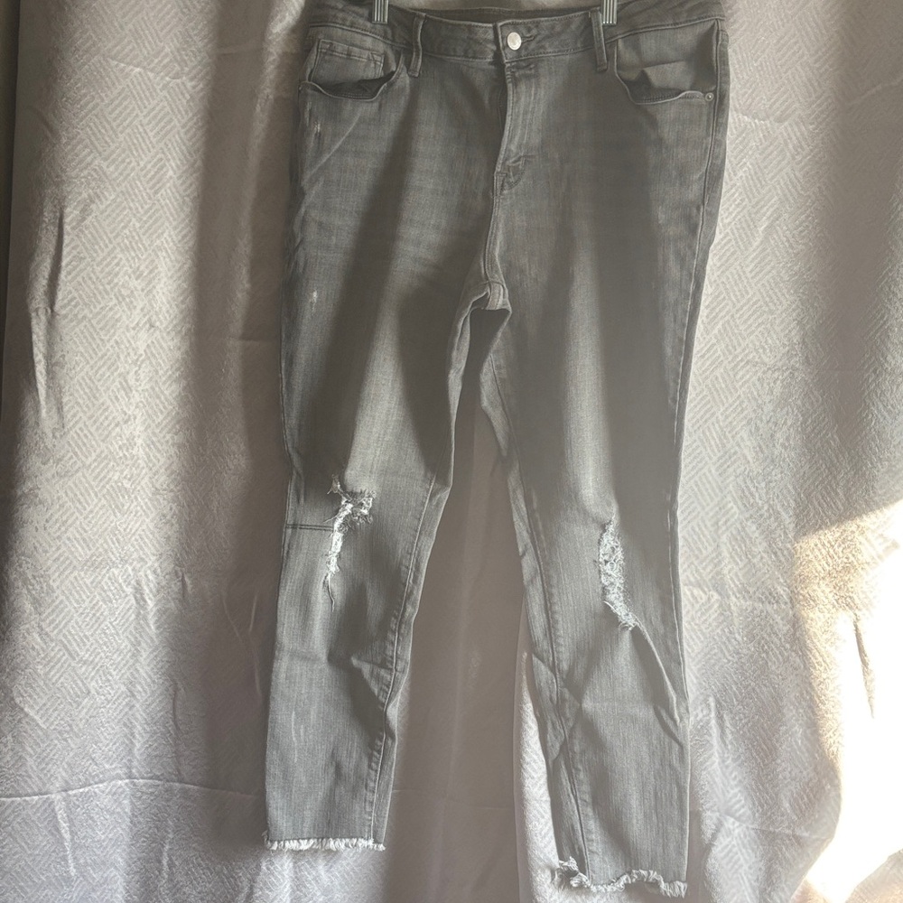 Old Navy Gray Cropped Distressed Jeans